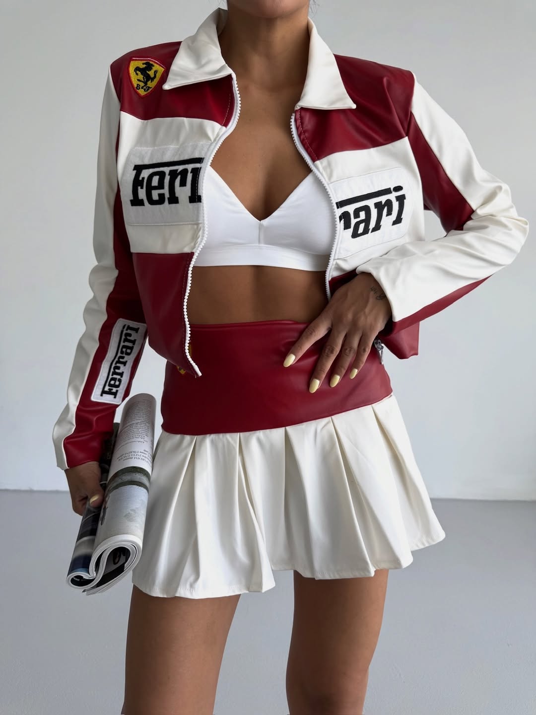 Conjunto Saia e Jaqueta Ferrari de Couro