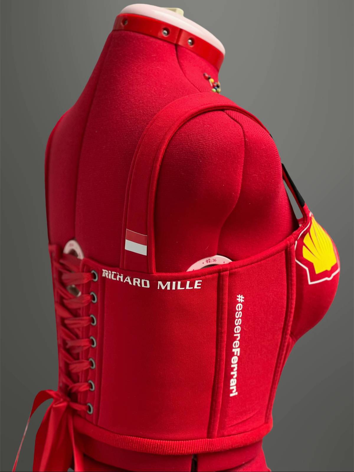 Conjunto Charles Leclerc Ferrari Jaqueta + Corset + Saia